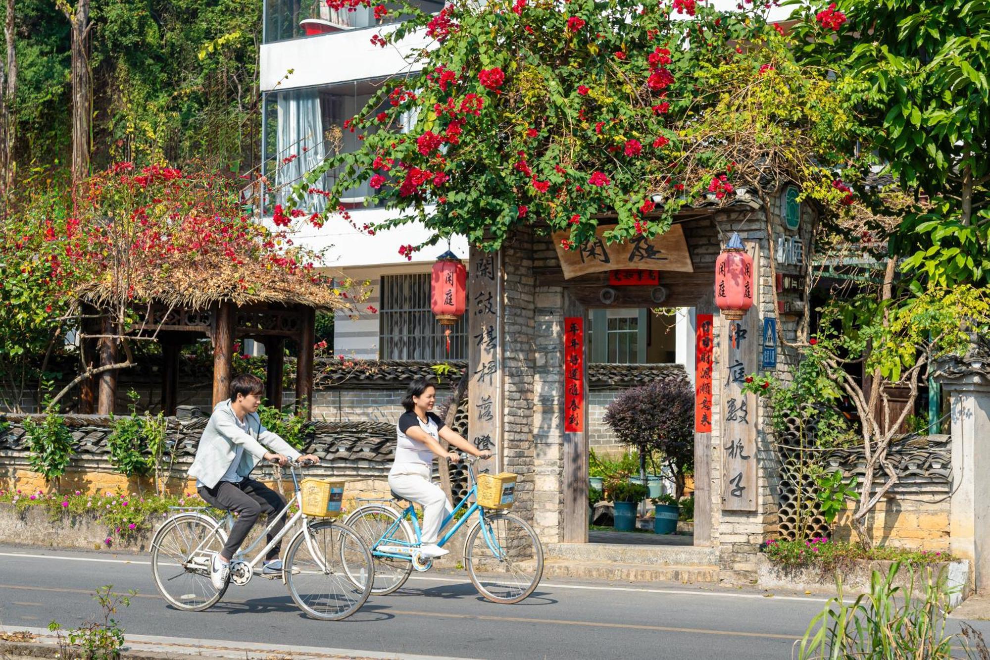 Leisure Courtyard Hotel Yangshuo-Free Shuttle Bus To Yangshuo Station Stay 2 Nights One Way Kültér fotó